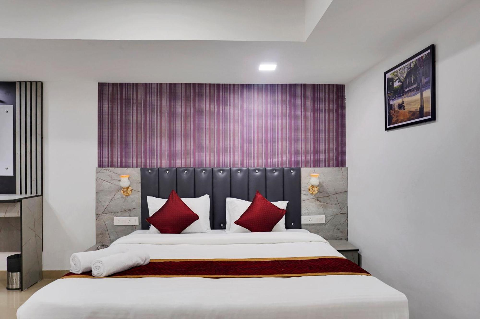 Hotel Orchard Park Пуна Экстерьер фото