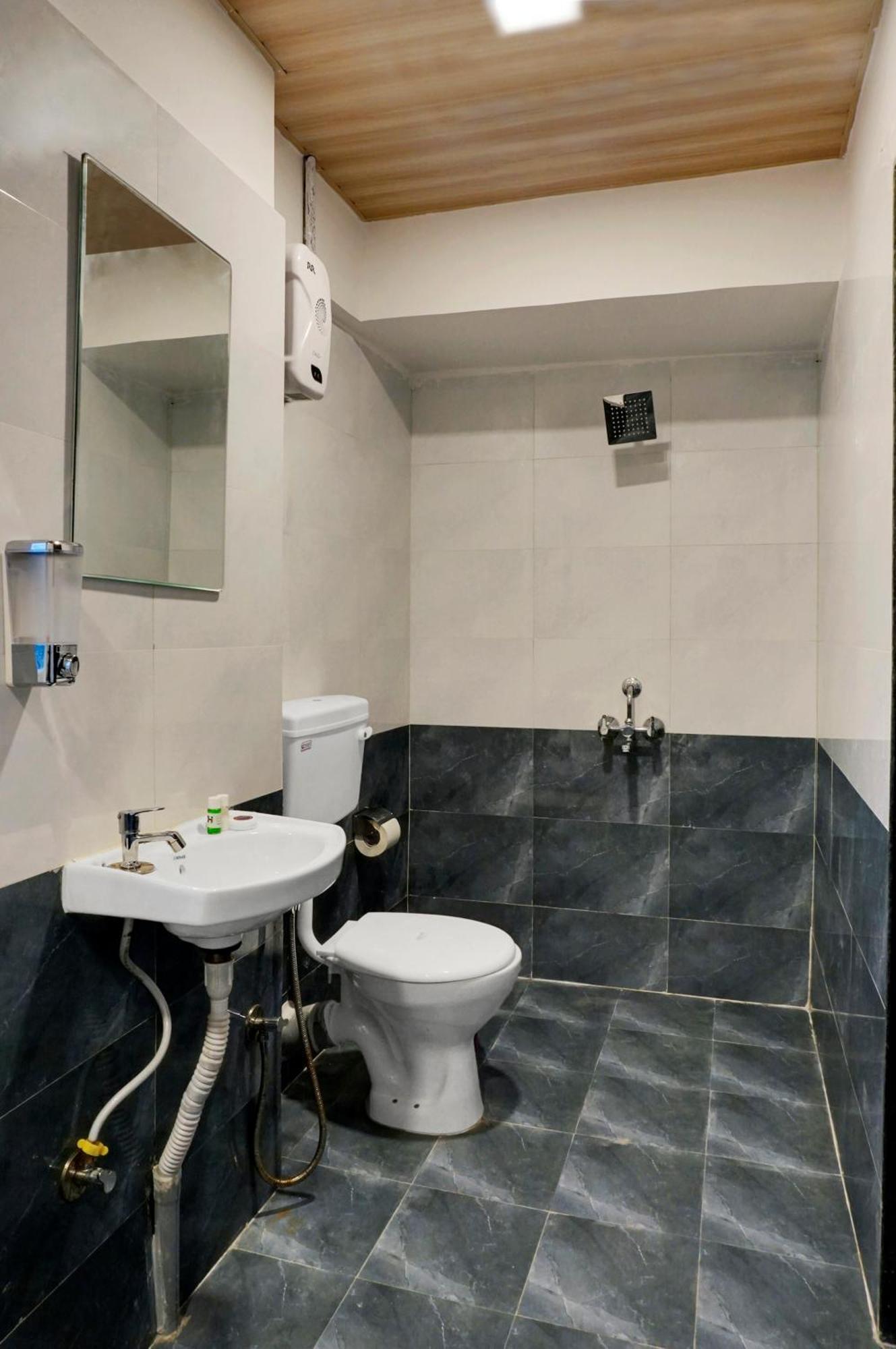 Hotel Orchard Park Пуна Экстерьер фото
