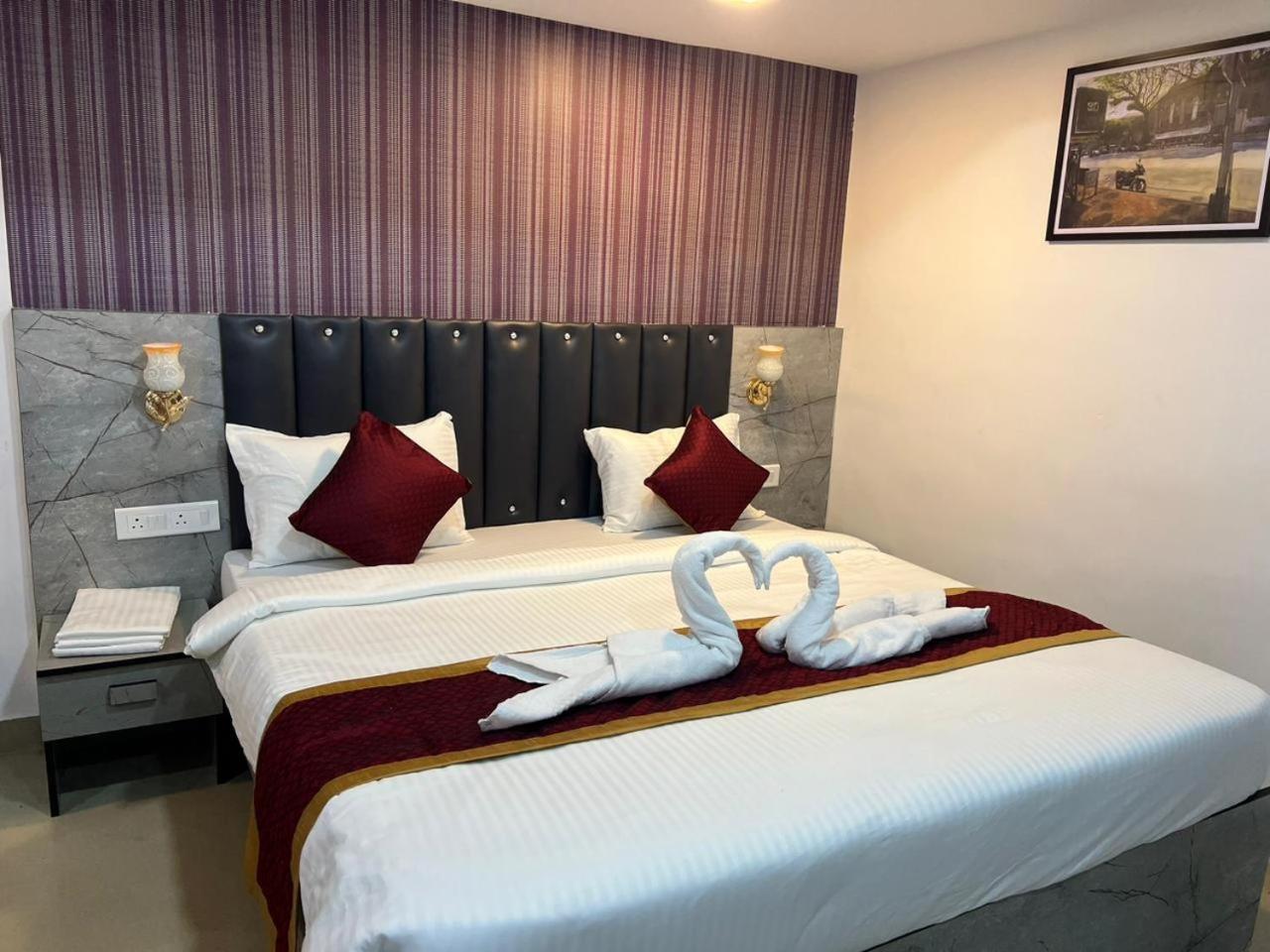 Hotel Orchard Park Пуна Экстерьер фото